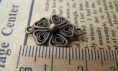 REF. CON0011 CONECTOR FLOR BRONCE MEDIDA 15 X 20 MM 0,30 EUROS / Unidad